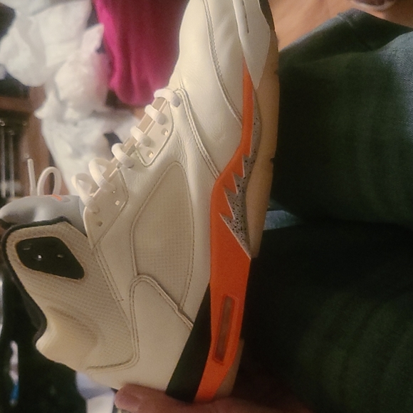 Jordan 5 like new only wore a couple times 10 1/2. White and orange - Picture 1 of 2